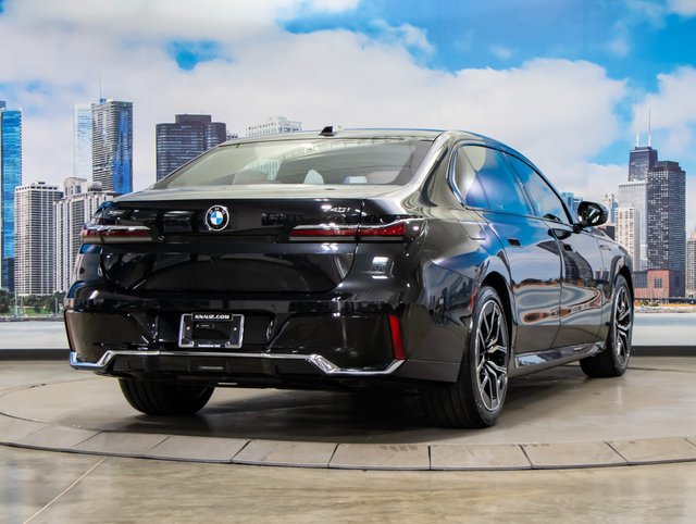 2026 BMW 7 Series 740i - Photo 8