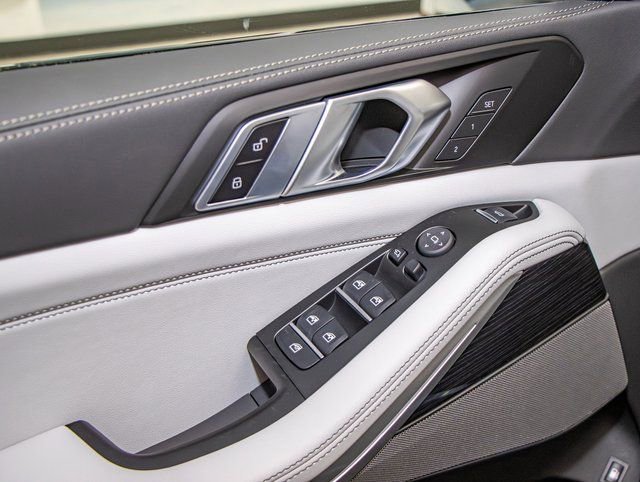 2026 BMW X5 50e - Photo 14