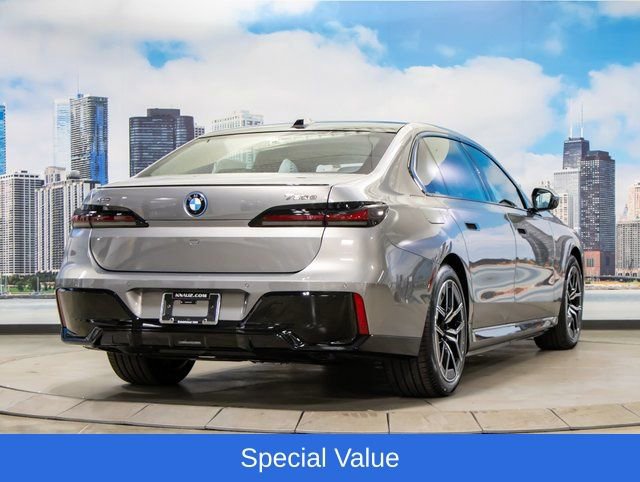 2025 BMW 7 Series 750e - Photo 8