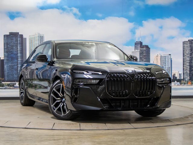 2025 BMW 740i Sedan 