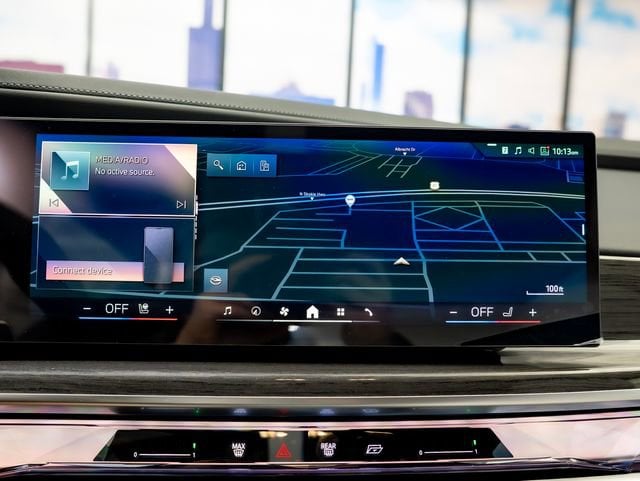 2026 BMW 7 Series 740i - Photo 18