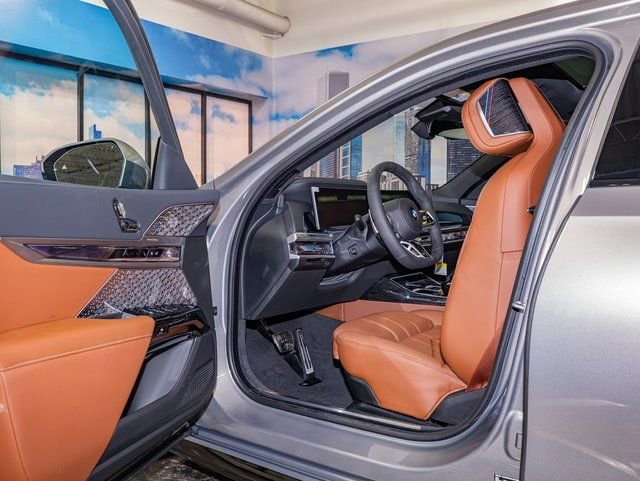 2026 BMW 7 Series 740i - Photo 13