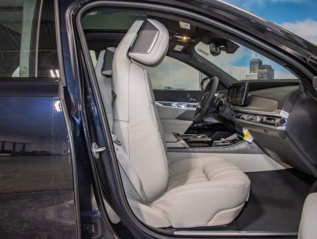 2026 BMW 7 Series 740i - Photo 21