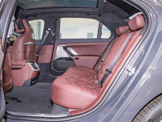 2026 BMW 7 Series 750e - Photo 22