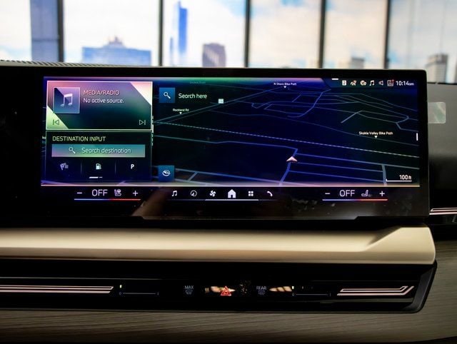 2025 BMW 5 Series 530i - Photo 19