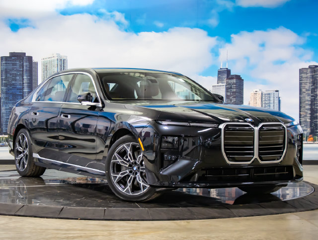 2027 BMW 740i Sedan 