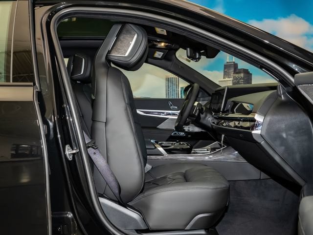 2026 BMW 7 Series 760i - Photo 21