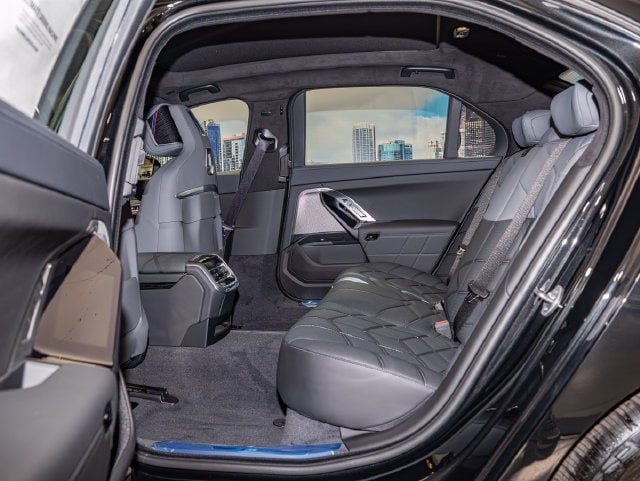 2026 BMW 7 Series 760i - Photo 21