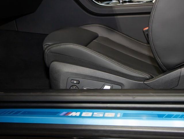 2026 BMW 8 Series M850i - Photo 15