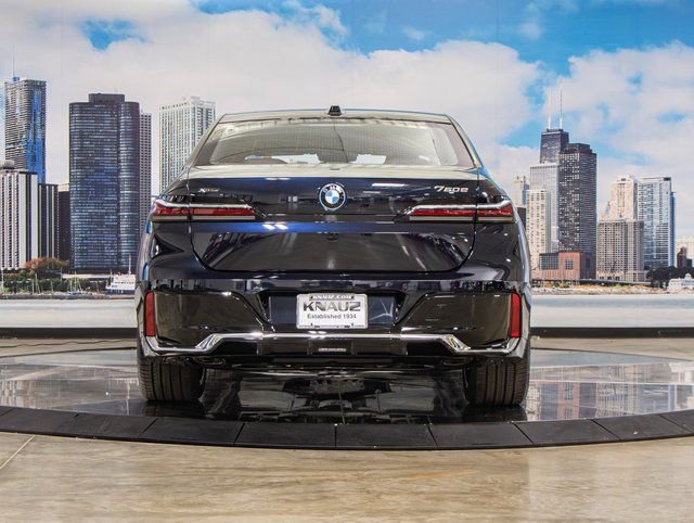 2026 BMW 7 Series 750e - Photo 11