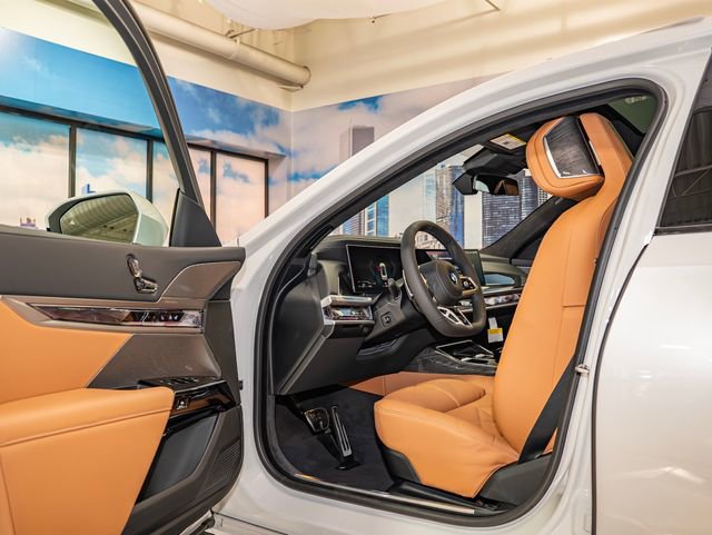 2026 BMW 7 Series 740i - Photo 13