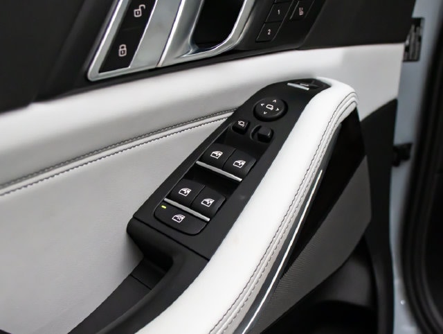 2026 BMW X5 40i - Photo 14