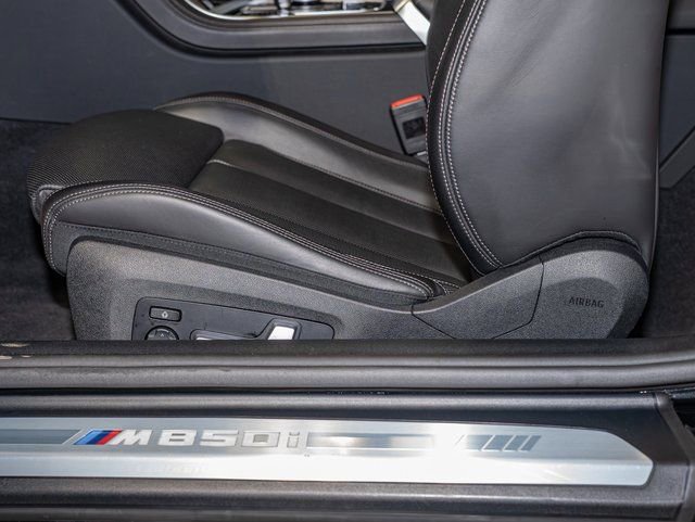 2024 BMW 8 Series M850i - Photo 17
