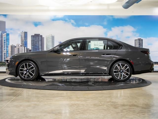 2026 BMW 7 Series 760i - Photo 6