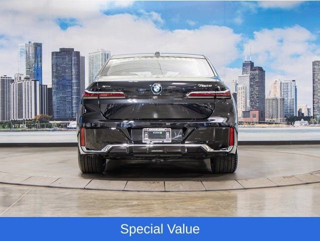 2025 BMW 7 Series 750e - Photo 11