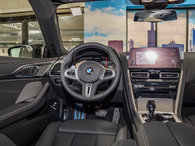 2026 BMW 8 Series M850i - Photo 16