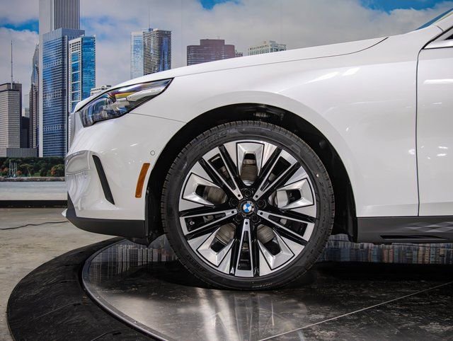 2026 BMW 5 Series 530i - Photo 7