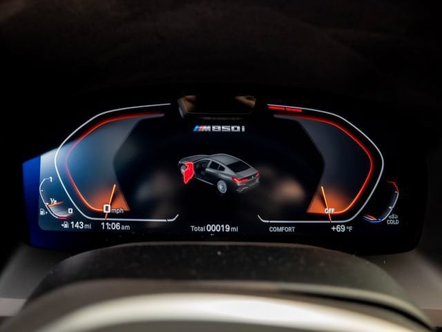 2026 BMW 8 Series M850i - Photo 17