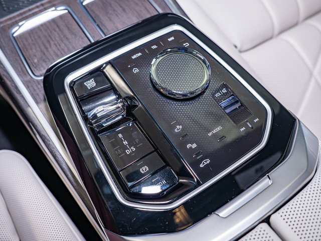 2026 BMW 7 Series 740i - Photo 19