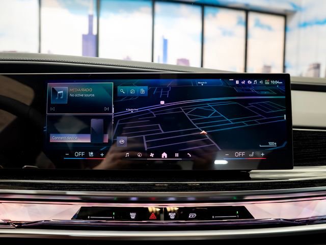 2026 BMW 7 Series 760i - Photo 18