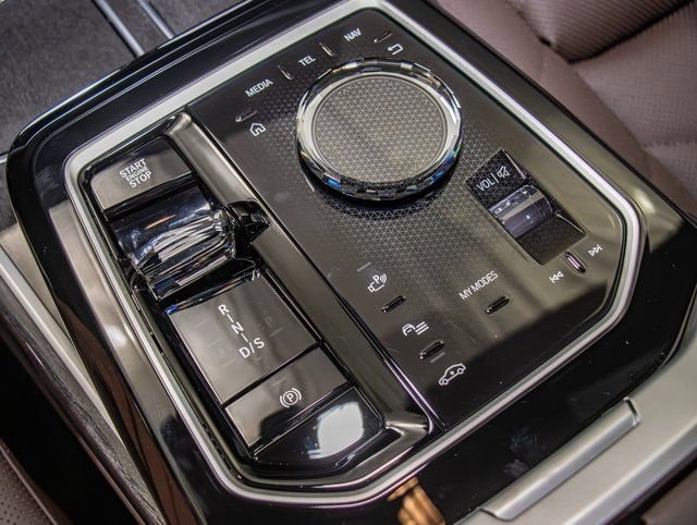 2026 BMW 7 Series 740i - Photo 19