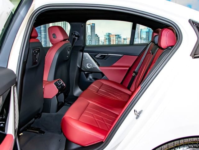 2027 BMW 5 Series 530i - Photo 22