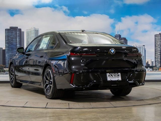 2025 BMW 7 Series 740i - Photo 9