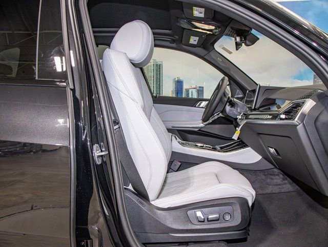 2026 BMW X5 50e - Photo 21