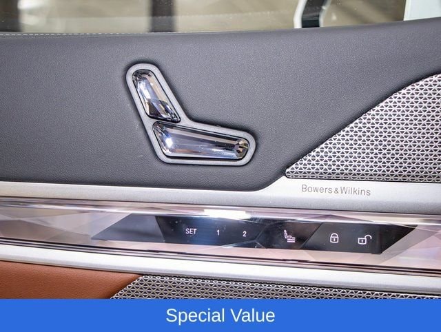 2025 BMW 7 Series 760i - Photo 14
