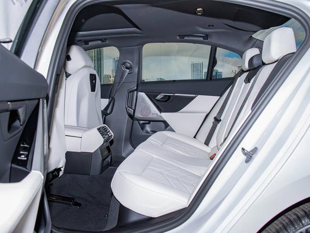 2026 BMW 5 Series 530i - Photo 22