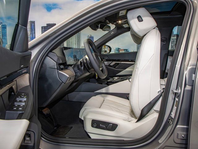 2025 BMW 5 Series 530i - Photo 21