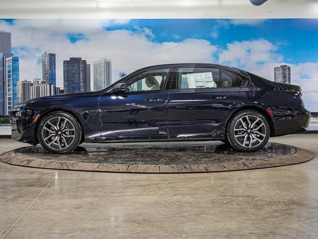 2026 BMW 7 Series 740i - Photo 6