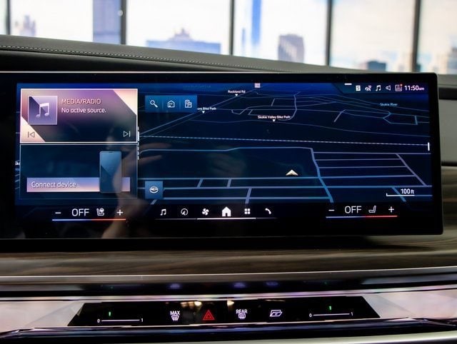 2026 BMW 7 Series 750e - Photo 18