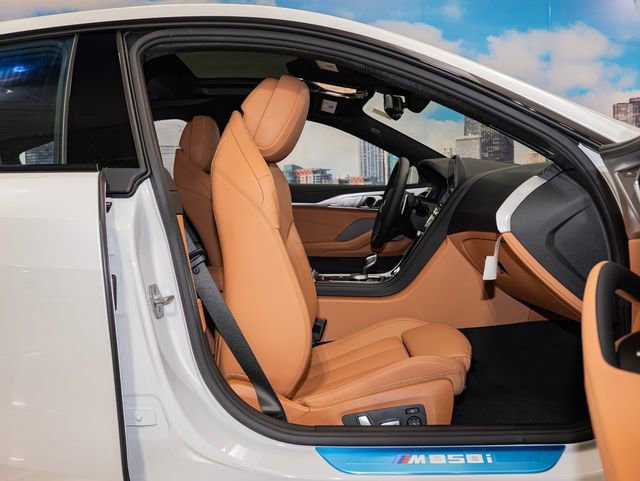 2026 BMW 8 Series M850i - Photo 21