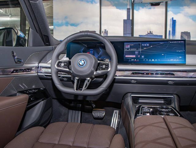 2026 BMW 7 Series 750e - Photo 16
