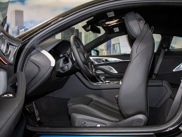 2026 BMW 8 Series M850i - Photo 20