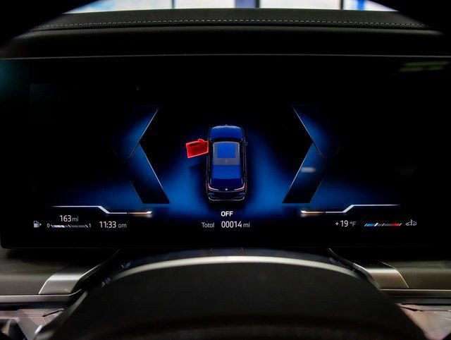2026 BMW 7 Series 740i - Photo 17