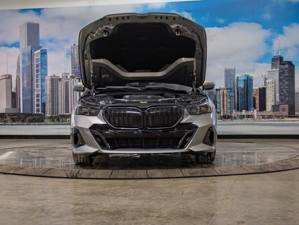 New 2026 BMW 550e xDrive Sedan