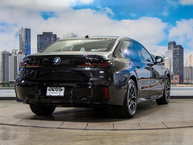 2025 BMW 7 Series 740i - Photo 8