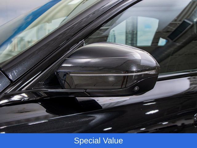 2025 BMW 7 Series 750e - Photo 10