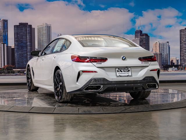 2026 BMW 8 Series M850i - Photo 9