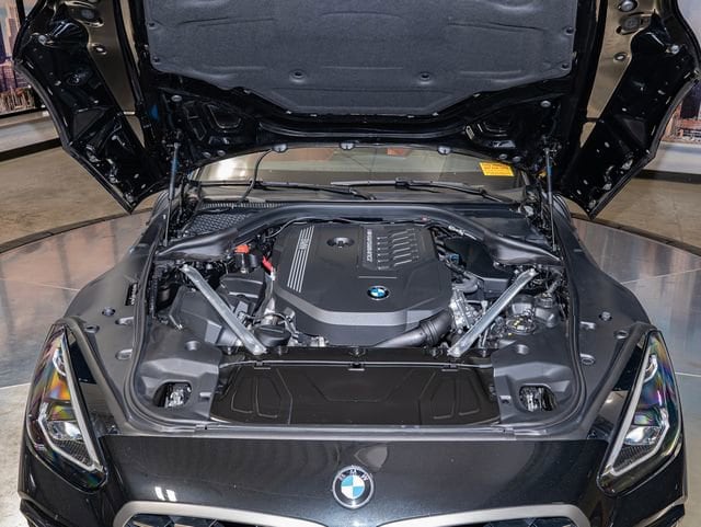 2025 BMW Z4 M40i - Photo 7