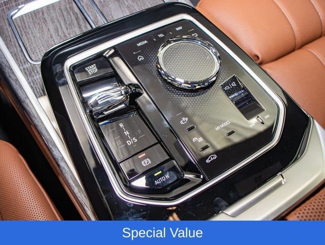 2025 BMW 7 Series 760i - Photo 20