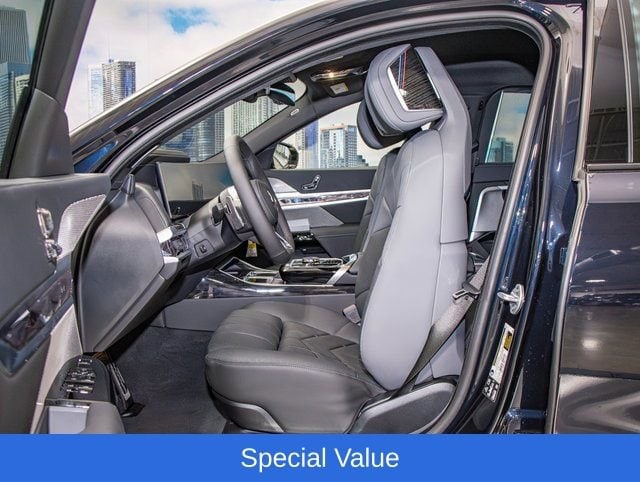 2025 BMW 7 Series 760i - Photo 20