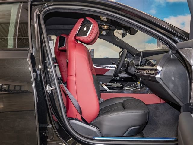 2026 BMW 7 Series 740i - Photo 21