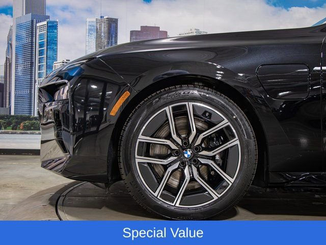 2025 BMW 7 Series 750e - Photo 7