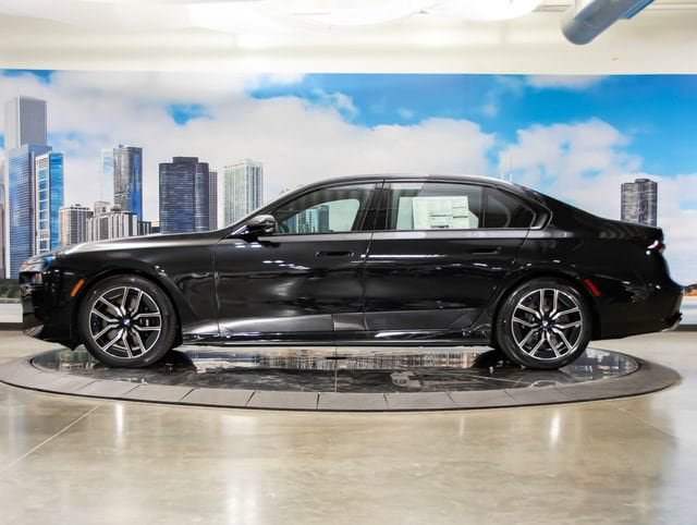 2026 BMW 7 Series 760i - Photo 6