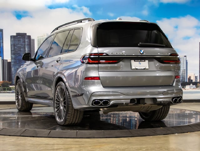 2025 BMW X7 ALPINA XB7 - Photo 9