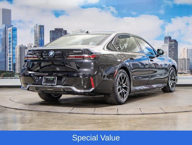 2025 BMW 7 Series 750e - Photo 8