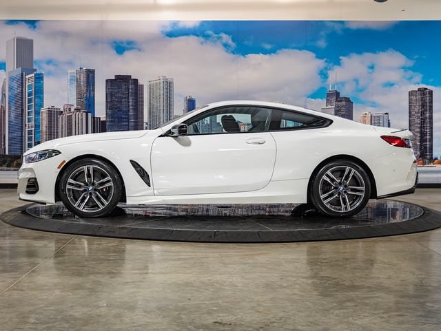 2026 BMW 8 Series M850i - Photo 6